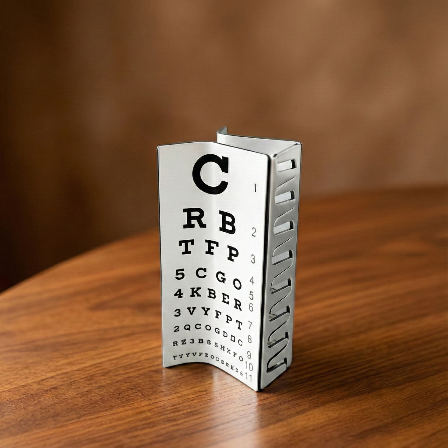 Focus - Gümüş Görünümlü Göz Testi (Snellen Chart) Tasarım Toka