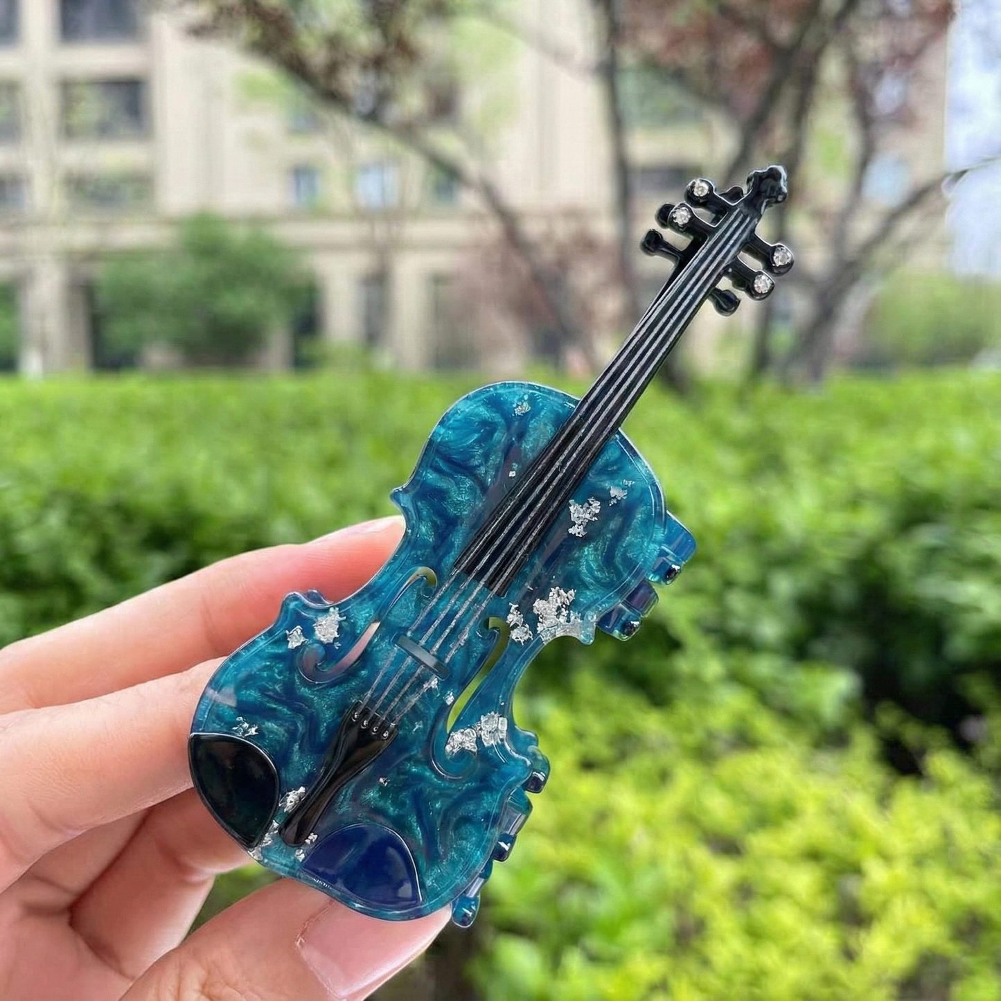 Mavi Düet - Gümüş Detaylı Çift Keman Figürlü Tasarım Toka